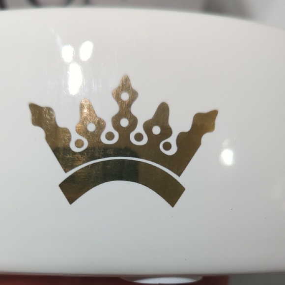 White and Gold Ceramic ASHTON CIGAR Ashtray.. Amazing And New!!! - Picture 6 of 10